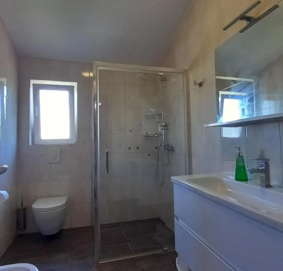 Tri Gracije Apartment Tkon